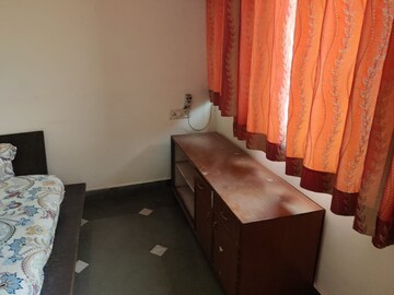 Furnished Amenities in 2 BHK Builder Floor at East Of Kailash – for Rent