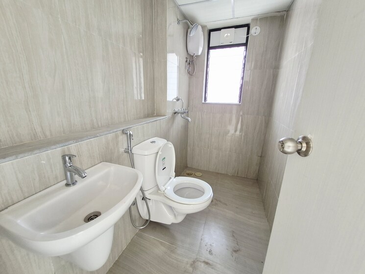 Bathroom, runwal-gardens 3 Bedroom 907 Sq.Ft. Apartment In Dombivli East Thane 9487522