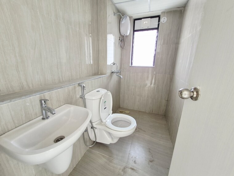 Bathroom, runwal-gardens 3 Bedroom 907 Sq.Ft. Apartment In Dombivli East Thane 9487522