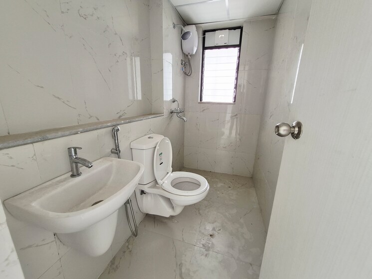 Bathroom, runwal-gardens 3 Bedroom 907 Sq.Ft. Apartment In Dombivli East Thane 9487522