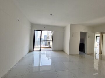 Room in 3 BHK Apartment at Runwal Gardens, Dombivli East – for Rent