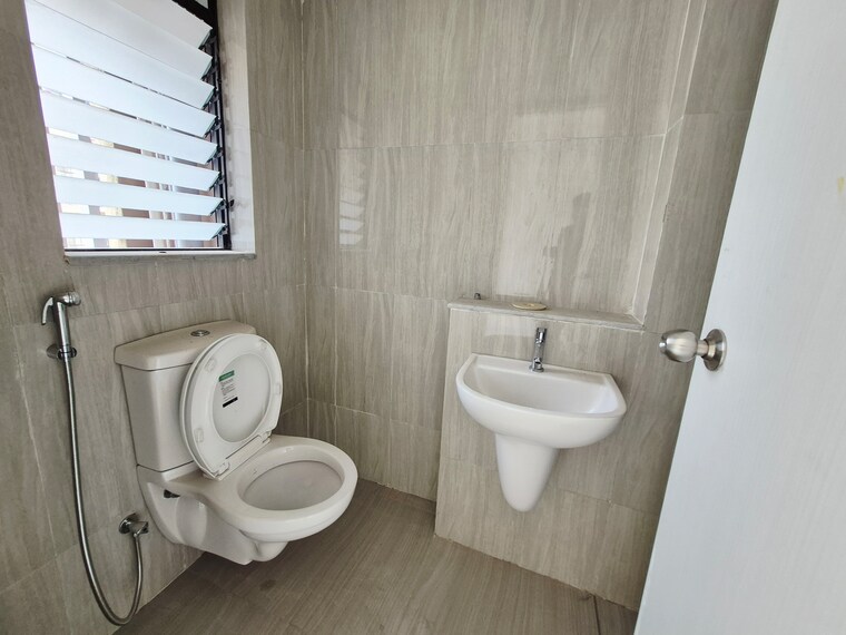 Bathroom, runwal-gardens 3 Bedroom 907 Sq.Ft. Apartment In Dombivli East Thane 9487522
