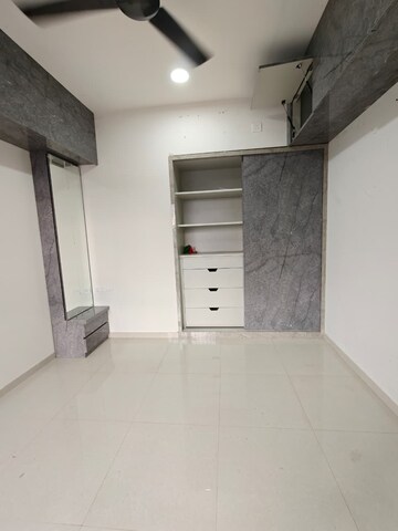 2 BHK Apartment For Rent in Runwal Eirene, Balkum Pada