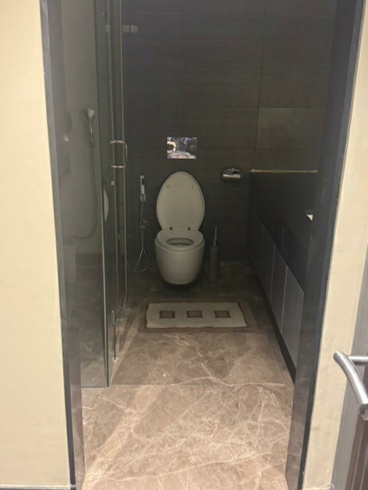 Bathroom, rwa-apartments 4 Bedroom 2500 Sq.Ft. Independent House In Sector 31 Noida 9487662