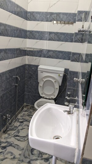 Bathroom in 1 BHK Builder Floor at Mayur Vihar Phase 1 – for Sale