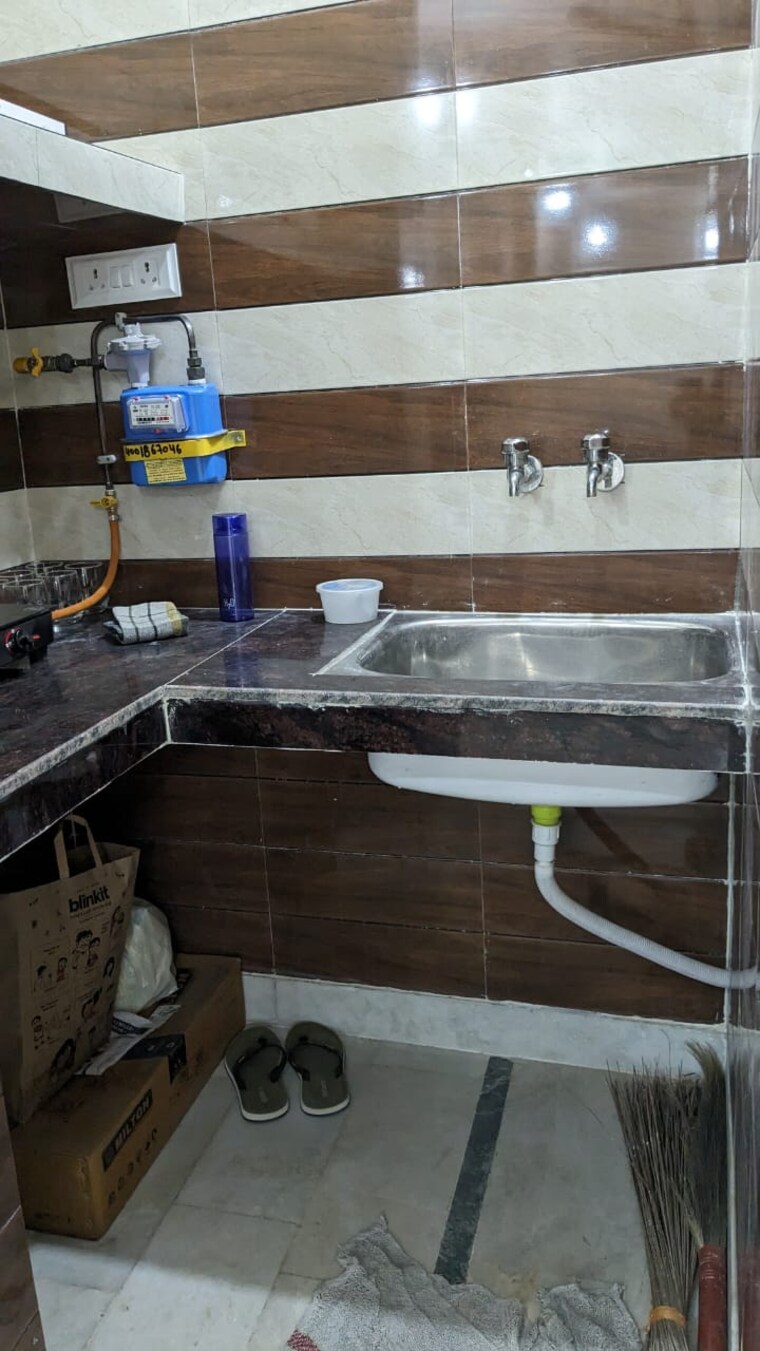 Kitchen, mayur vihar phase 1 1 Bedroom 450 Sq.Ft. Builder Floor In Mayur Vihar Phase 1 Delhi 9487595