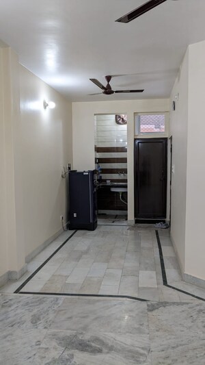 Building Lobby in 1 BHK Builder Floor at Mayur Vihar Phase 1 – for Sale
