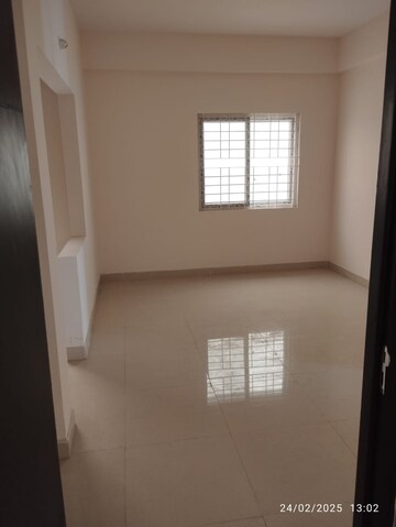 Room in 2 BHK Apartment at RR Sumit Arcade, Erragadda – for Sale