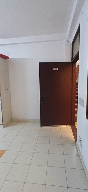 Furnished Amenities in 1 BHK Builder Floor at Mayur Vihar Phase 1 – for Rent