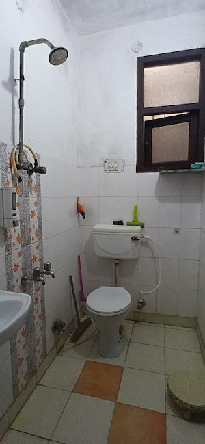 Bathroom in 1 BHK Builder Floor at Mayur Vihar Phase 1 – for Rent
