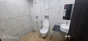 Bathroom in 3 BHK Apartment at Shankar Nagar – for Rent