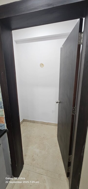 Furnished Amenities in 3 BHK Apartment at Shankar Nagar – for Rent