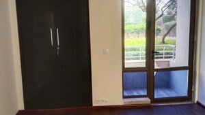 Room in 3 BHK Apartment at Unitech Nirvana Country III, Sector 71 – for Sale