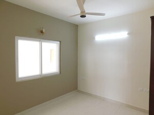 Room in 3 BHK Apartment at Prestige Beverly Hills, Kokapet – for Rent