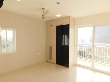 Room in 3 BHK Apartment at Prestige Beverly Hills, Kokapet – for Rent
