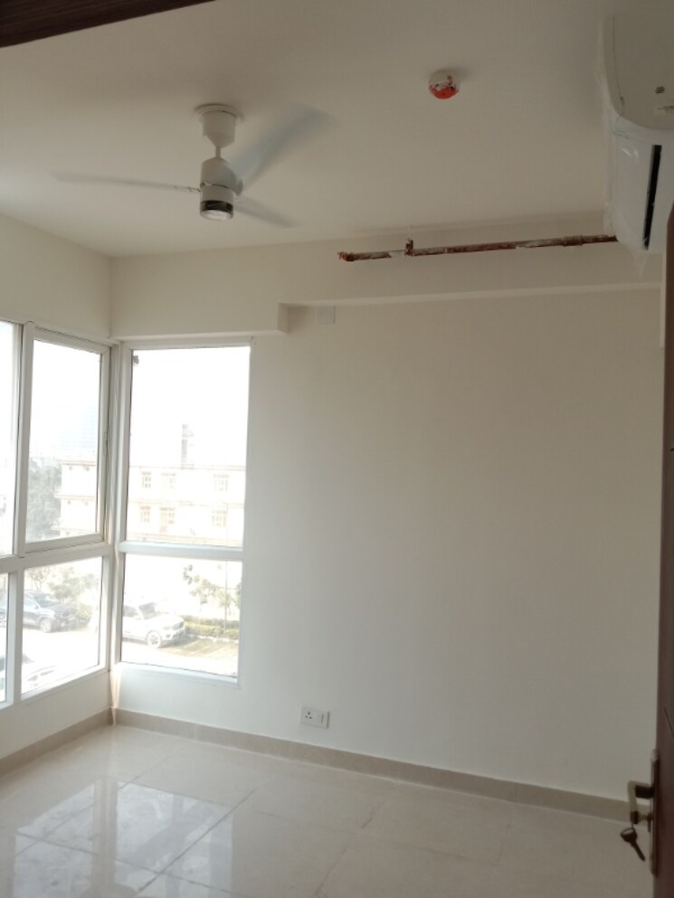 Room, signature-global-prime 2 Bedroom 834 Sq.Ft. Apartment In Sector 63a Gurgaon 9487689