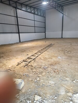 Room in  Warehouse at Mansarovar Extension – for Rent