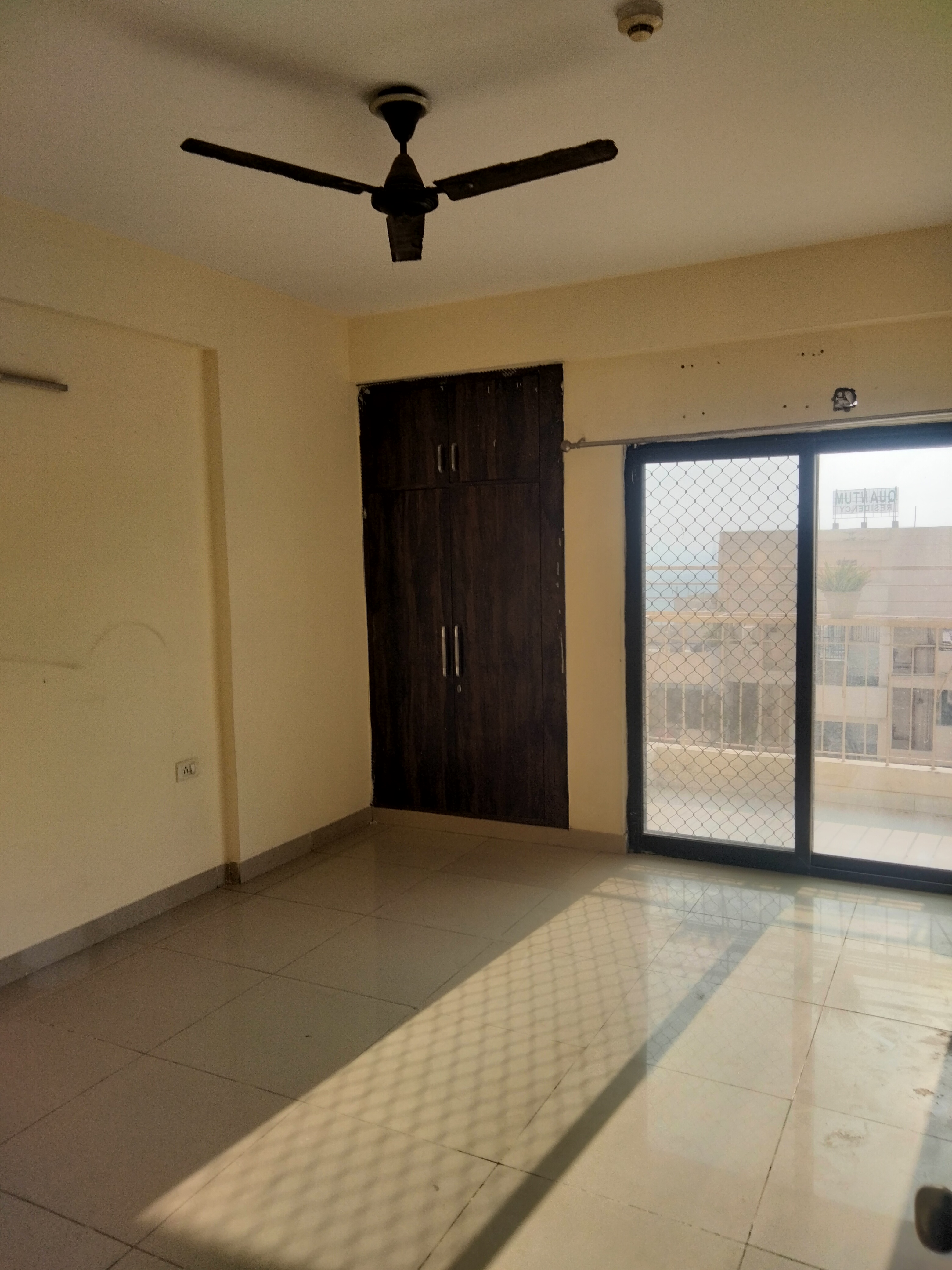 2.5 BHK + Study Room Apartment For Rent in Charms Castle