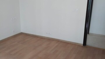 Room in 2 BHK Apartment at Unitech Nirvana Country III, Sector 71 – for Sale