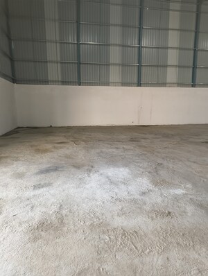 Room in  Warehouse at Muhana – for Rent