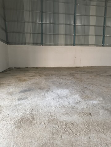 Room in  Warehouse at Muhana – for Rent