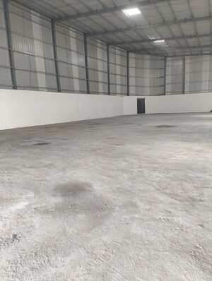 Room in  Warehouse at Muhana – for Rent