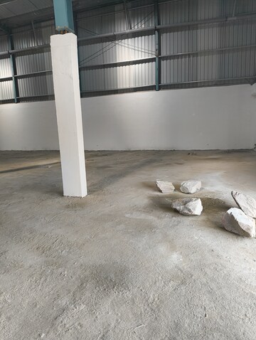 Room in  Warehouse at Muhana – for Rent