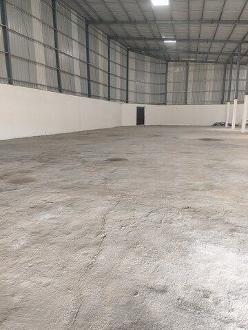 Room in  Warehouse at Muhana – for Rent