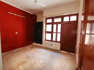 Room in 3 BHK Villa at Sector 31 – for Sale