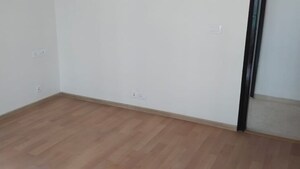 Room in 2 BHK Apartment at Unitech Nirvana Country III, Sector 71 – for Sale