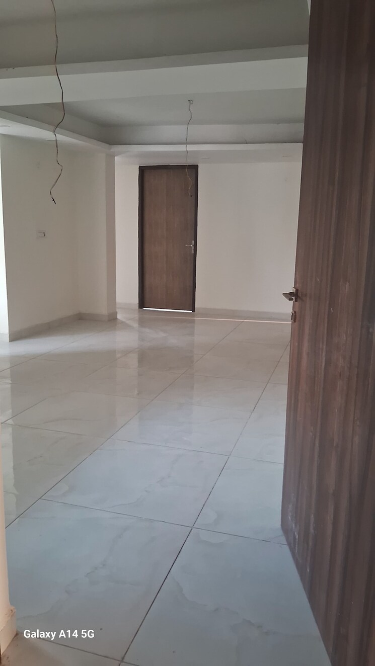 Room, vip road 4 Bedroom 2900 Sq.Ft. Apartment In Vip Road Zirakpur 9487818