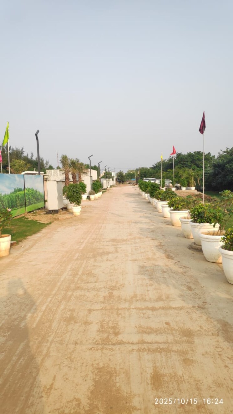 Garden, rambha-corona-greens  113 Sq.Yd. Plot In Sohna Sector 5 Gurgaon 9487783