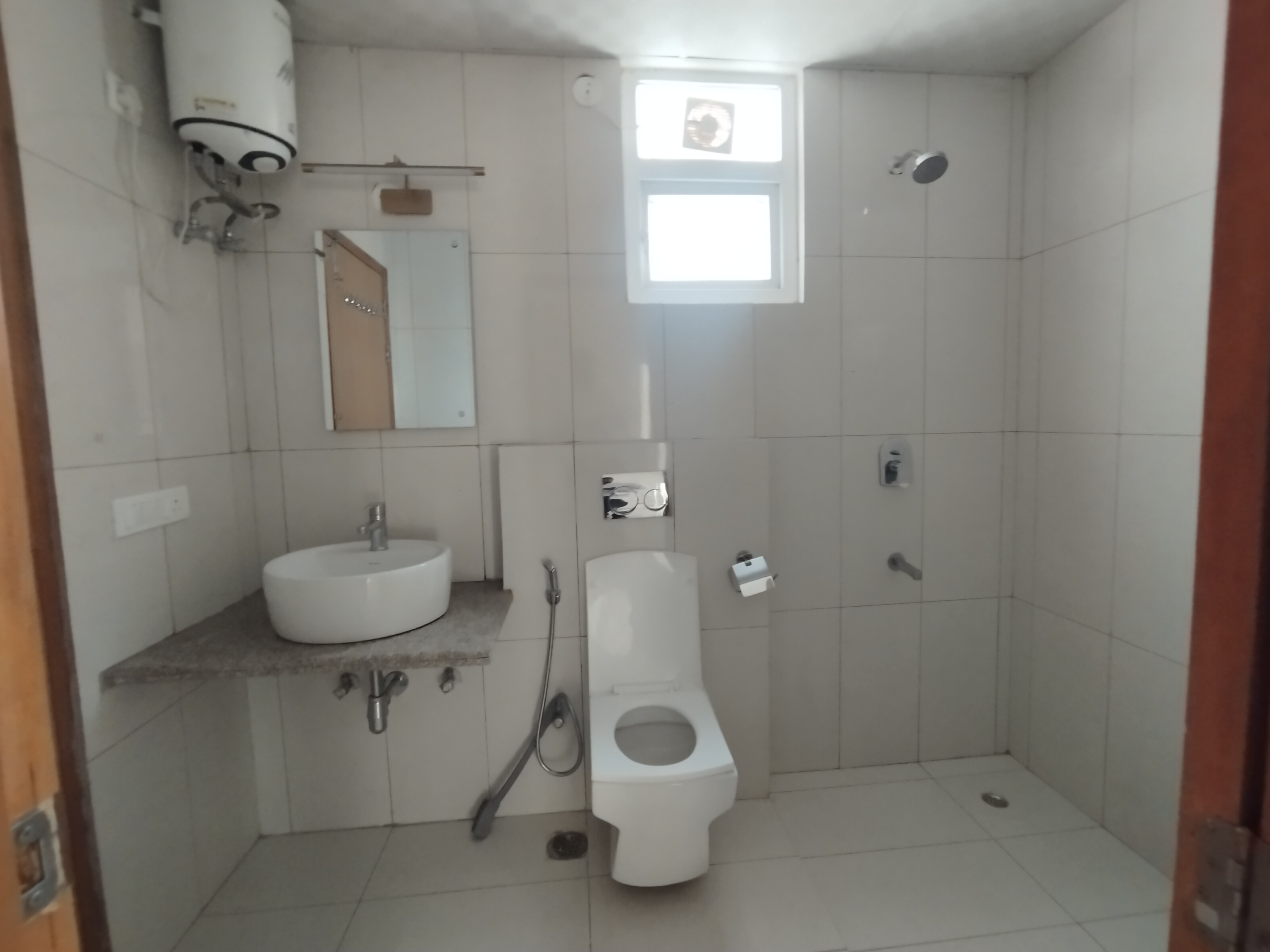 4 BHK + Servant Room 2800 Sq.Ft. Builder Floor in SS Linden