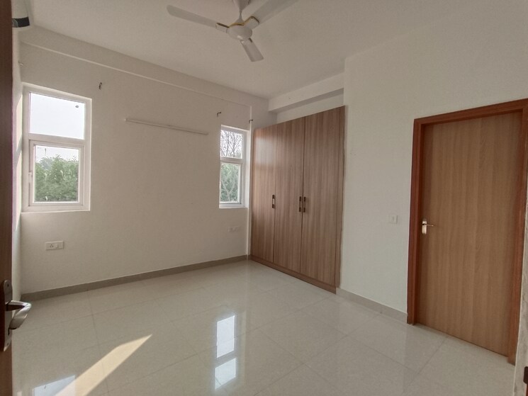 Room, ss-linden 4 Bedroom 2800 Sq.Ft. Builder Floor In Sector 84 Gurgaon 9487838