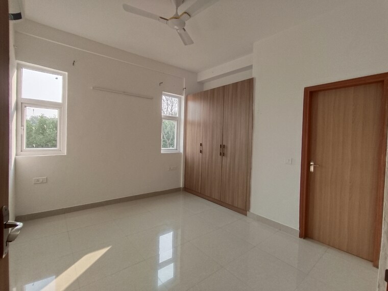 Room, ss-linden 4 Bedroom 2800 Sq.Ft. Builder Floor In Sector 84 Gurgaon 9487838