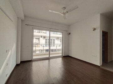 Room in 4 BHK Builder Floor at SS Linden, Sector 84 – for Rent