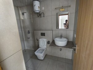 Bathroom in 4 BHK Builder Floor at SS Linden, Sector 84 – for Rent