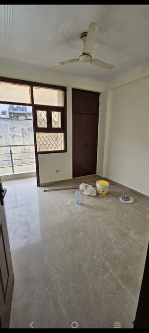 Room in 3 BHK Builder Floor at Saket – for Rent