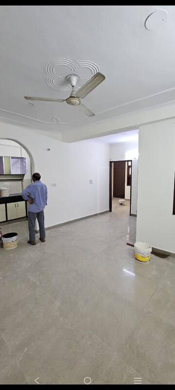 Parking in 3 BHK Builder Floor at Saket – for Rent