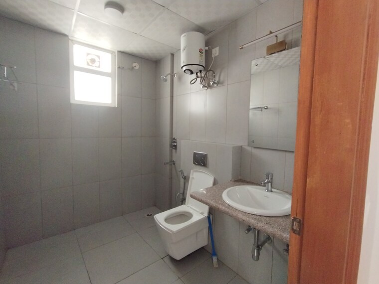 Bathroom, ss-linden 4 Bedroom 2800 Sq.Ft. Builder Floor In Sector 84 Gurgaon 9487838