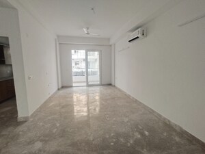 Room in 4 BHK Builder Floor at SS Linden, Sector 84 – for Rent