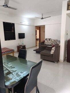 2 BHK + Pooja Room Apartment For Sale in Magarpatta Sylvania