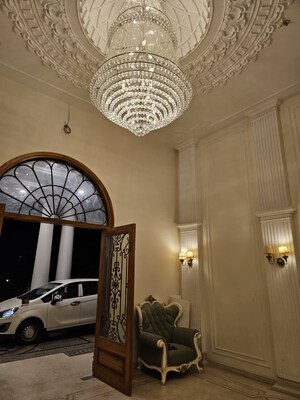 Building Lobby in 3 BHK Apartment at Gomti Nagar – for Rent