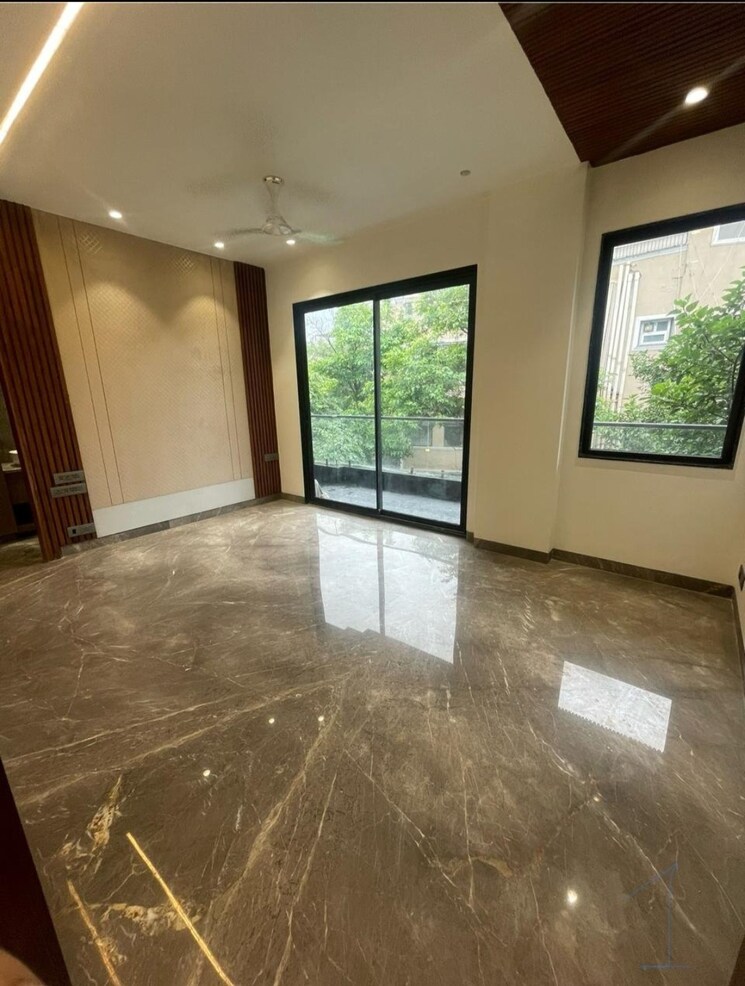 Room, sector 10 2 Bedroom 1352 Sq.Ft. Builder Floor In Sector 10 Gurgaon 9487863