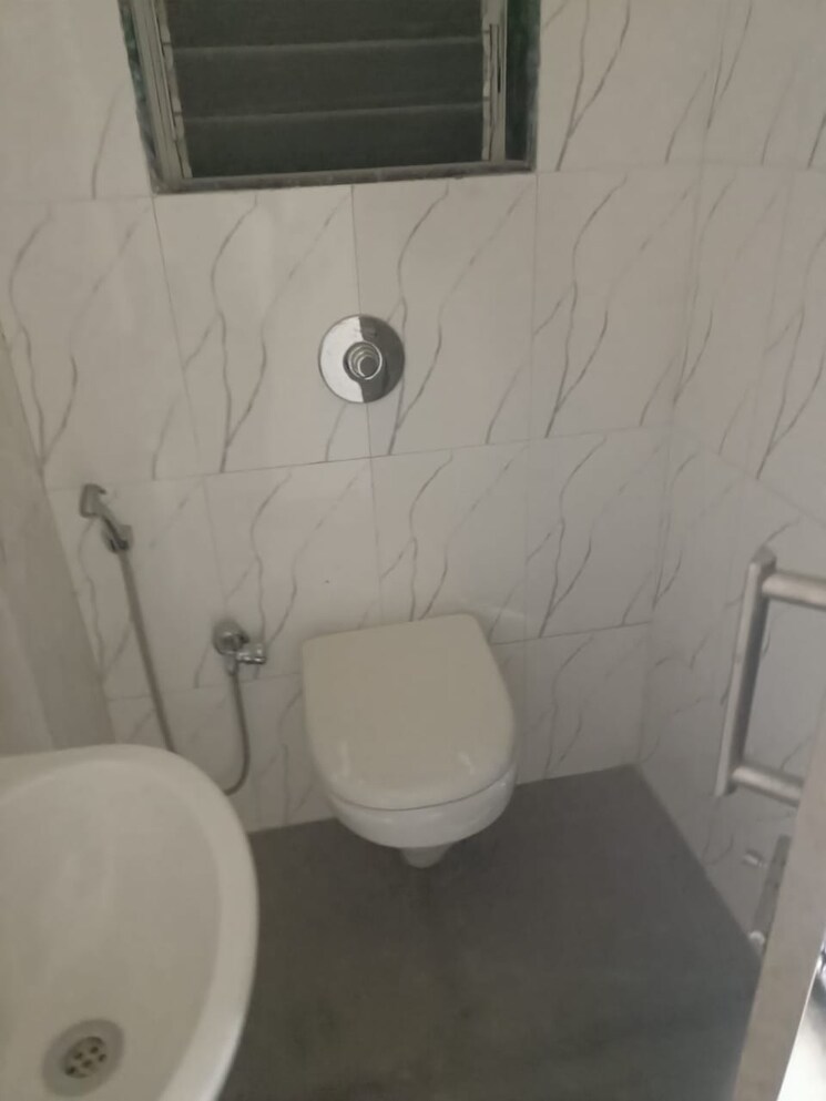 Bathroom, aaradhana-chs-wadala 1 Bedroom 350 Sq.Ft. Apartment In Wadala Mumbai 9487864