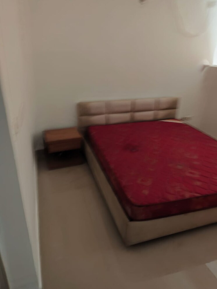 undefined, paras-seasons 1 Bedroom 650 Sq.Ft. Apartment In Sector 168 Noida 9487874