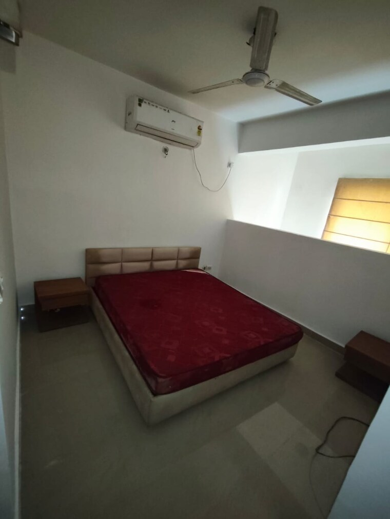 Bedroom, paras-seasons 1 Bedroom 650 Sq.Ft. Apartment In Sector 168 Noida 9487874