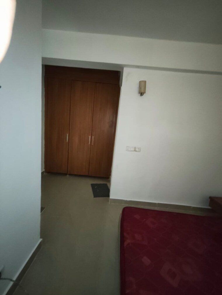 Room, paras-seasons 1 Bedroom 650 Sq.Ft. Apartment In Sector 168 Noida 9487874