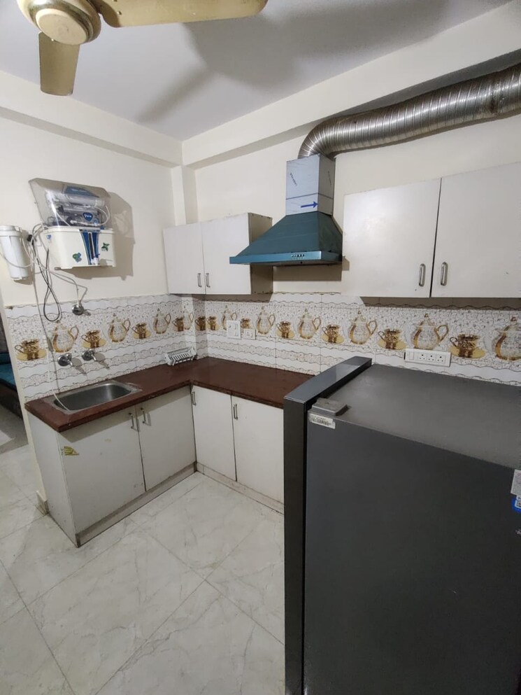 Kitchen, maharani bagh 4 Bedroom 800 Sq.Yd. Builder Floor In Maharani Bagh Delhi 9487876