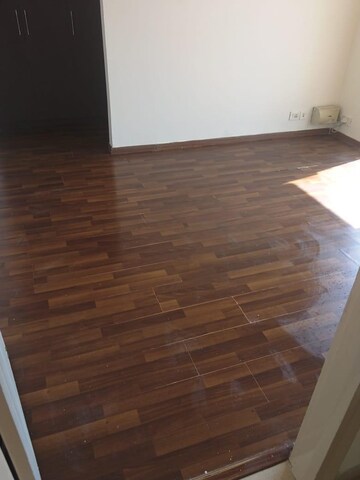 Room in 3 BHK Apartment at BPTP Astaire Gardens, Sector 70a – for Rent